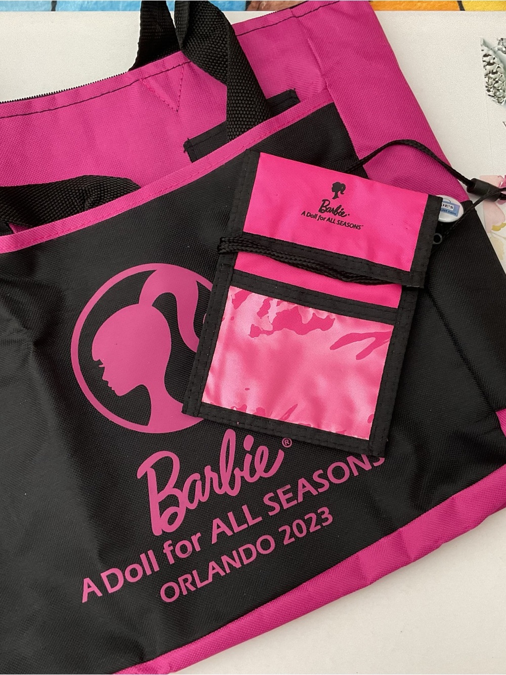 Barbie Convention Black and Hot Pink Tote w/Matching Pouch Souvenirs